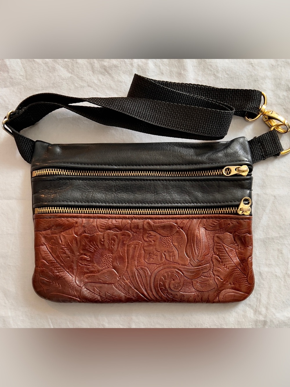 VTG Pat Halpen Leather Hip Bag Crossbody Tooled Two-Toned Pouch New York Artisan